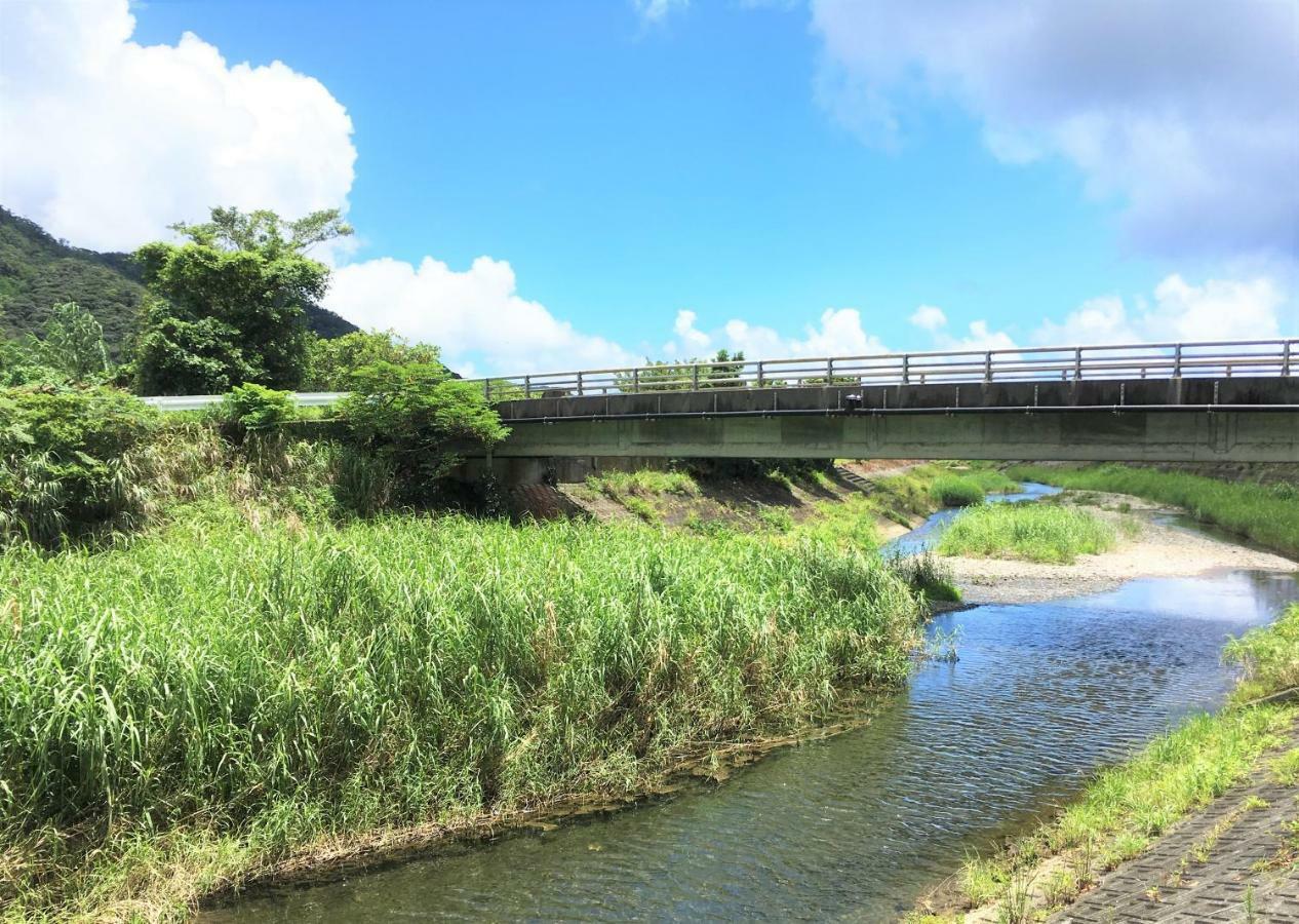 奄美ゲストハウス Hub A Nice Inn Setouchi  외부 사진